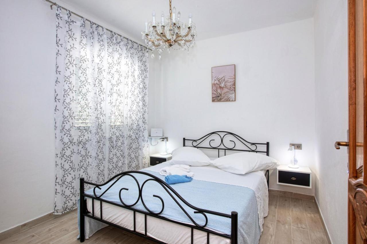 Seaside Holiday House Stupin Celine, Rogoznica - 19871 Dış mekan fotoğraf